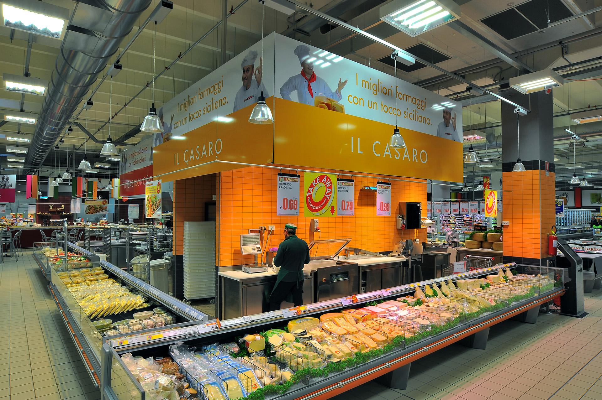 Shopping in the shadow of Mount Etna ceramica.info